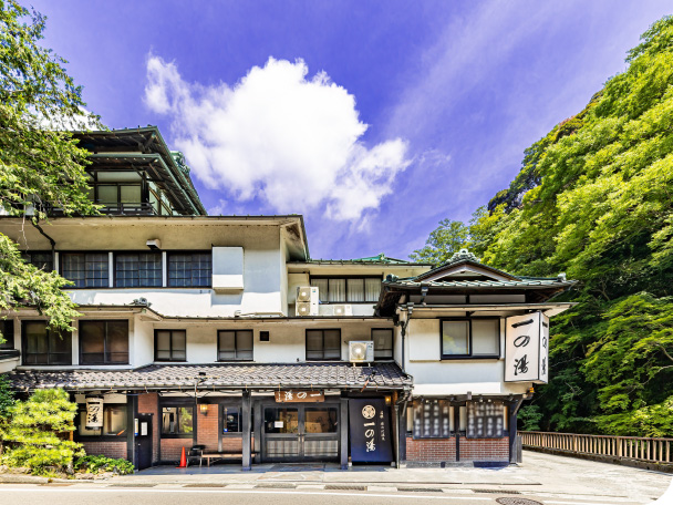 塔ノ沢一の湯本館外観